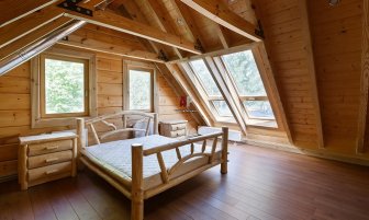 Как выбрать размер окна в деревянном доме: рекомендации по выбору
