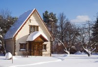 Дачный домик зимой